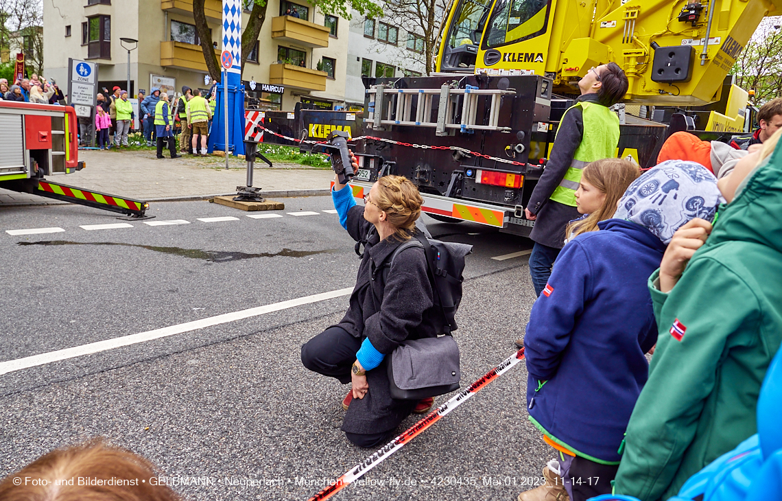 01.05.2023 - Maibaumaufstellung in Berg am Laim